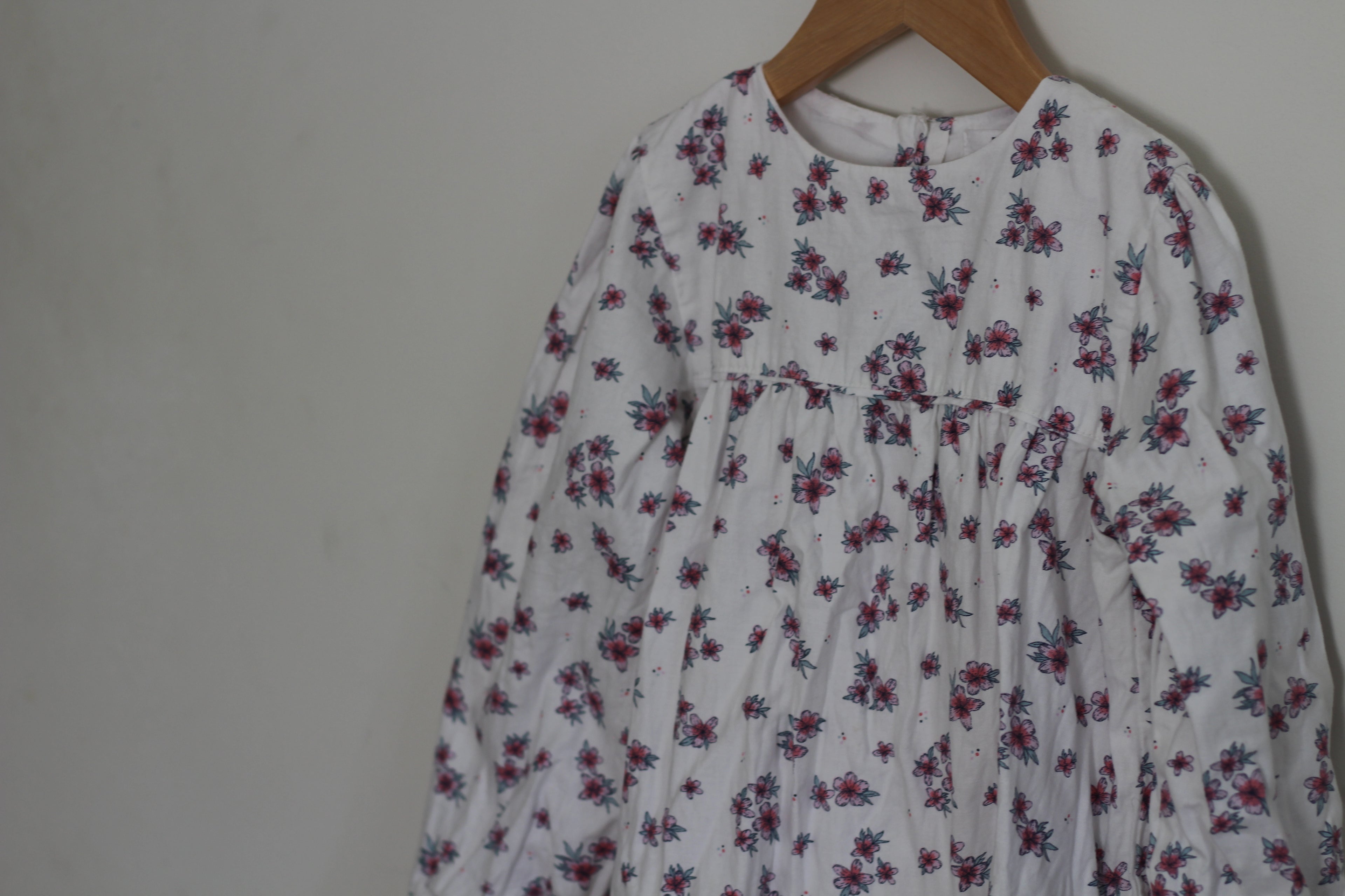 ZY Collection Long Sleeve White Flower Girls Dress 100% Cotton - size 9/10