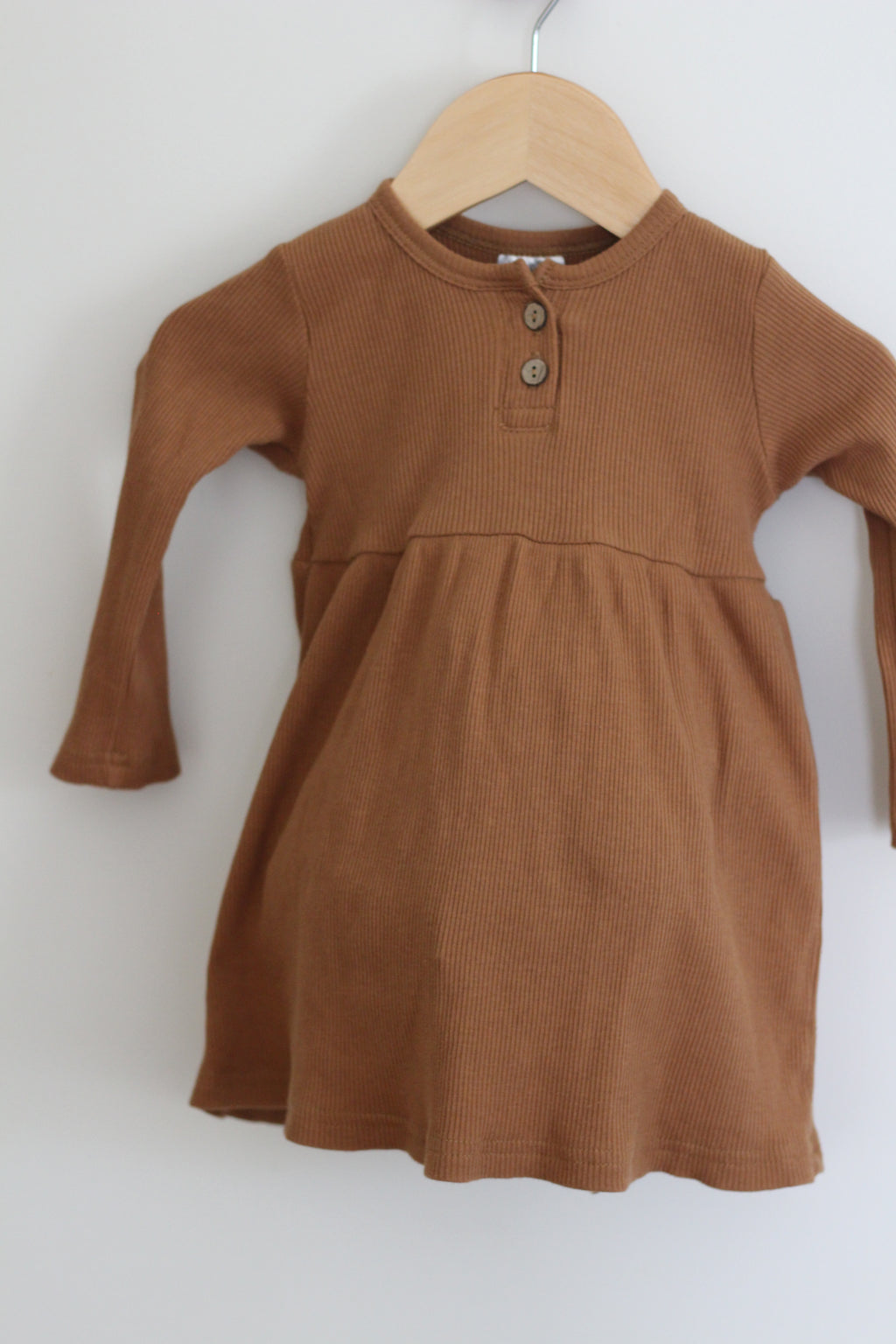 Mebie Baby 95% Organic Cotton Brown Ribbed Henley Dress - size 6-12 months