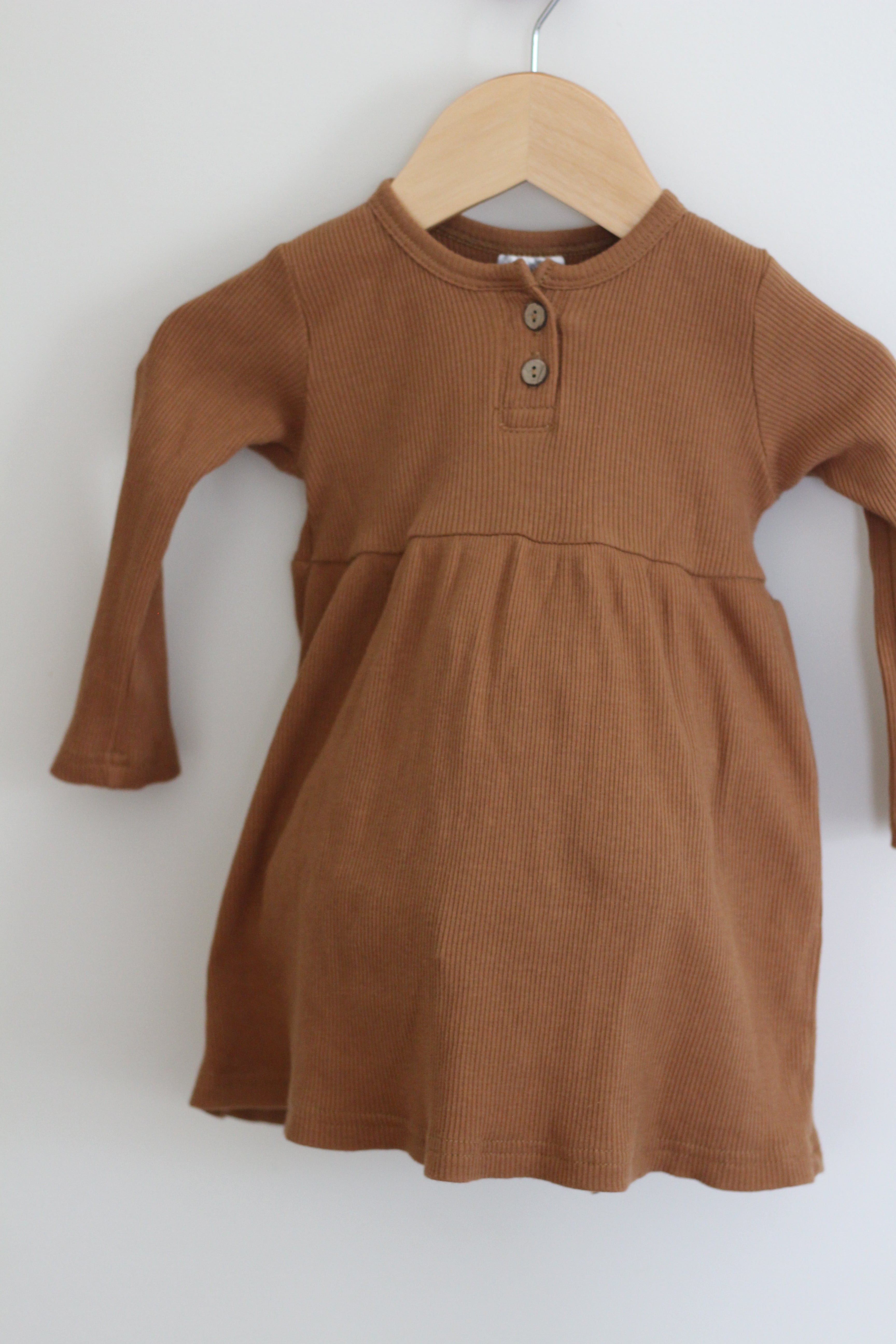 Mebie Baby 95% Organic Cotton Brown Ribbed Henley Dress - size 6-12 months