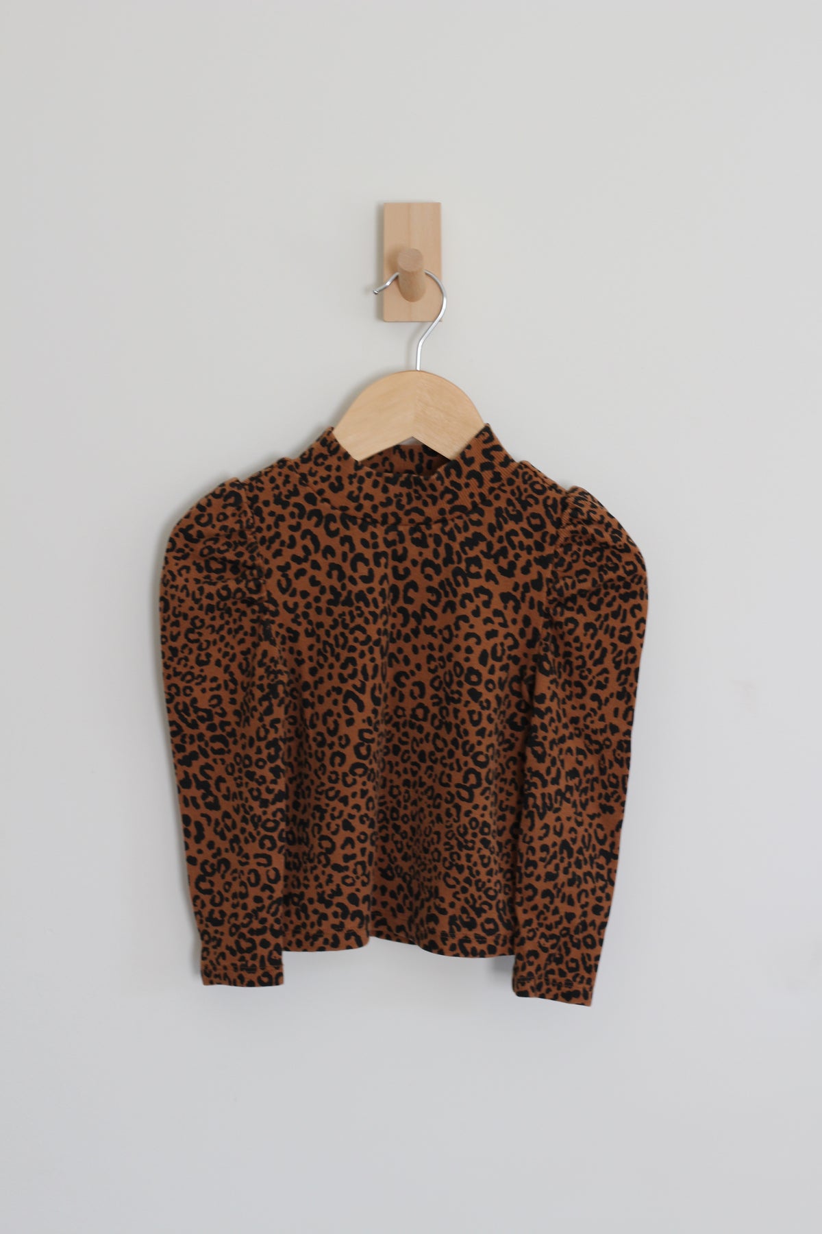 Baby Gap Ribbed Cheetah Print Long Sleeve - size 2 years