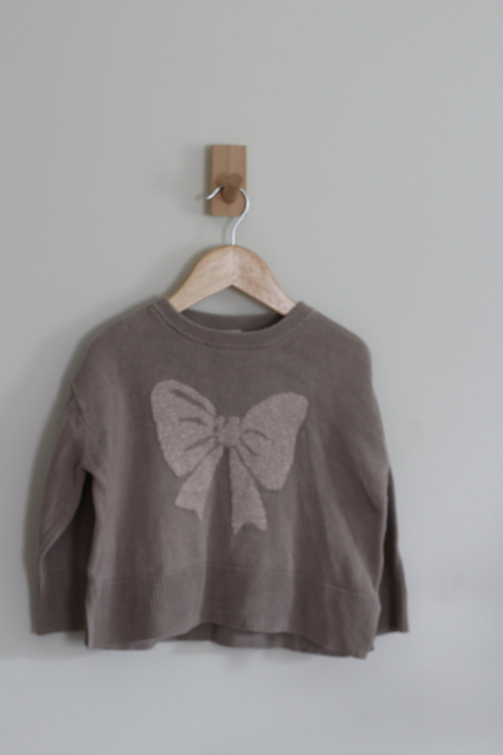 Baby Gap Holiday Knit Taupe Cotton Sweater with Bow - size 4T