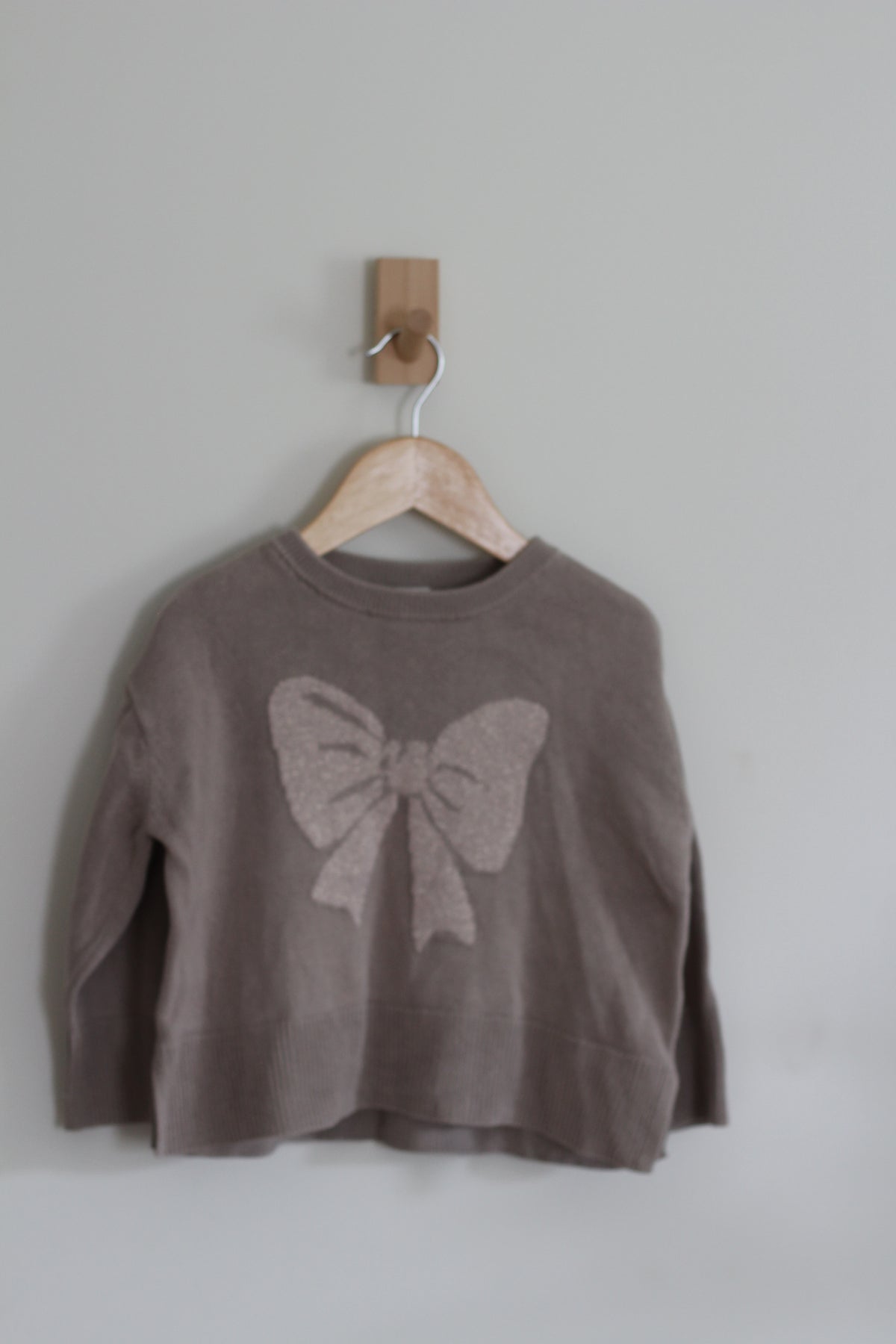 Baby Gap Holiday Knit Taupe Cotton Sweater with Bow - size 4T