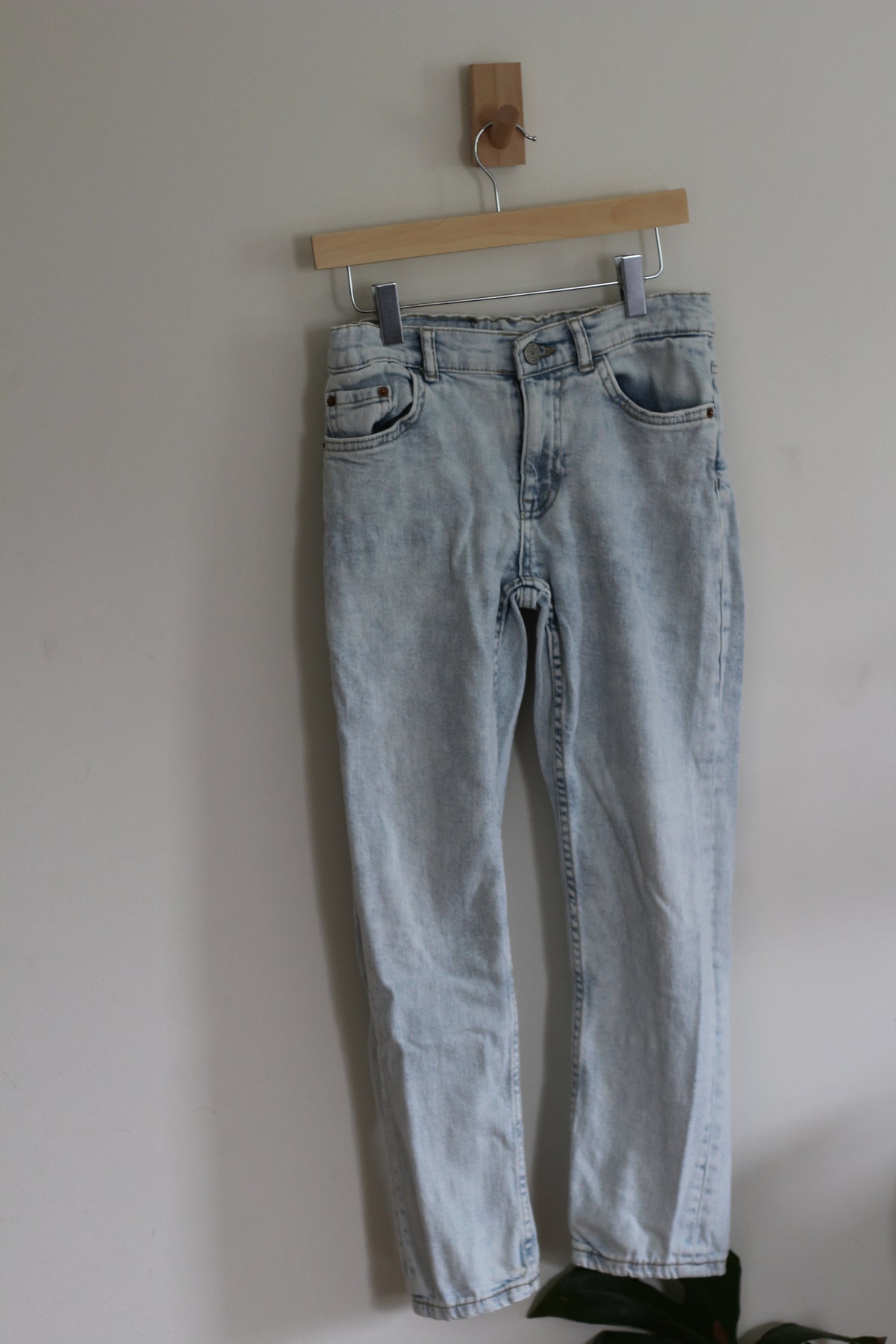 Zara Light Wash Jeans - size 9