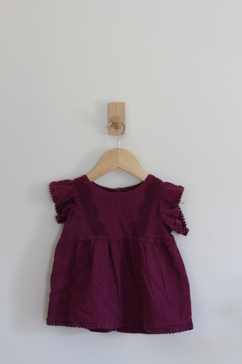 Sonoma Plum Flutter Sleeve Top - size 5