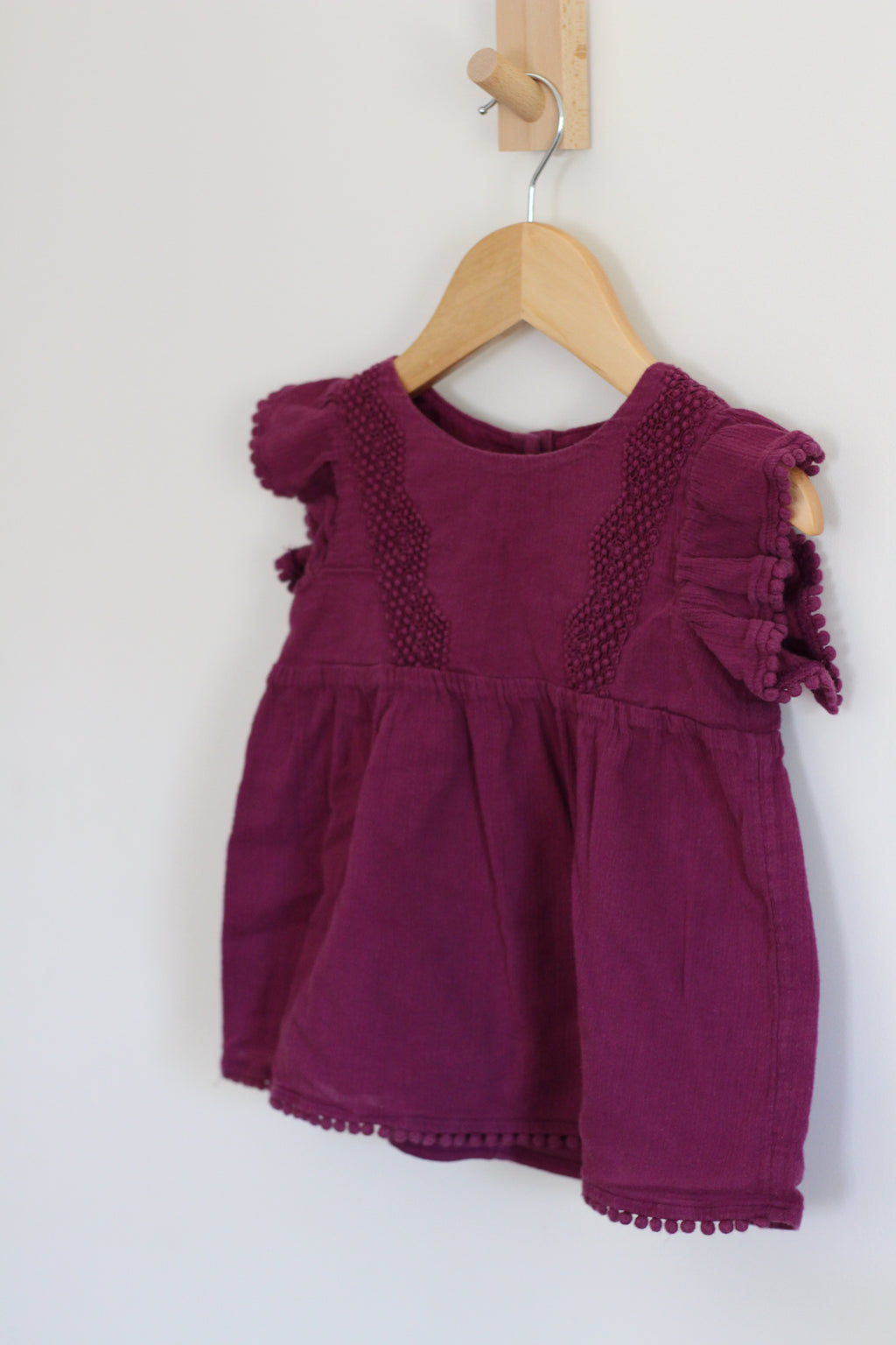 Sonoma Plum Flutter Sleeve Top - size 5