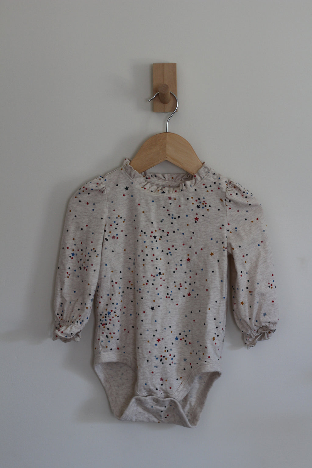 baby GAP Long Sleeve Bodysuit - size 18-24 months