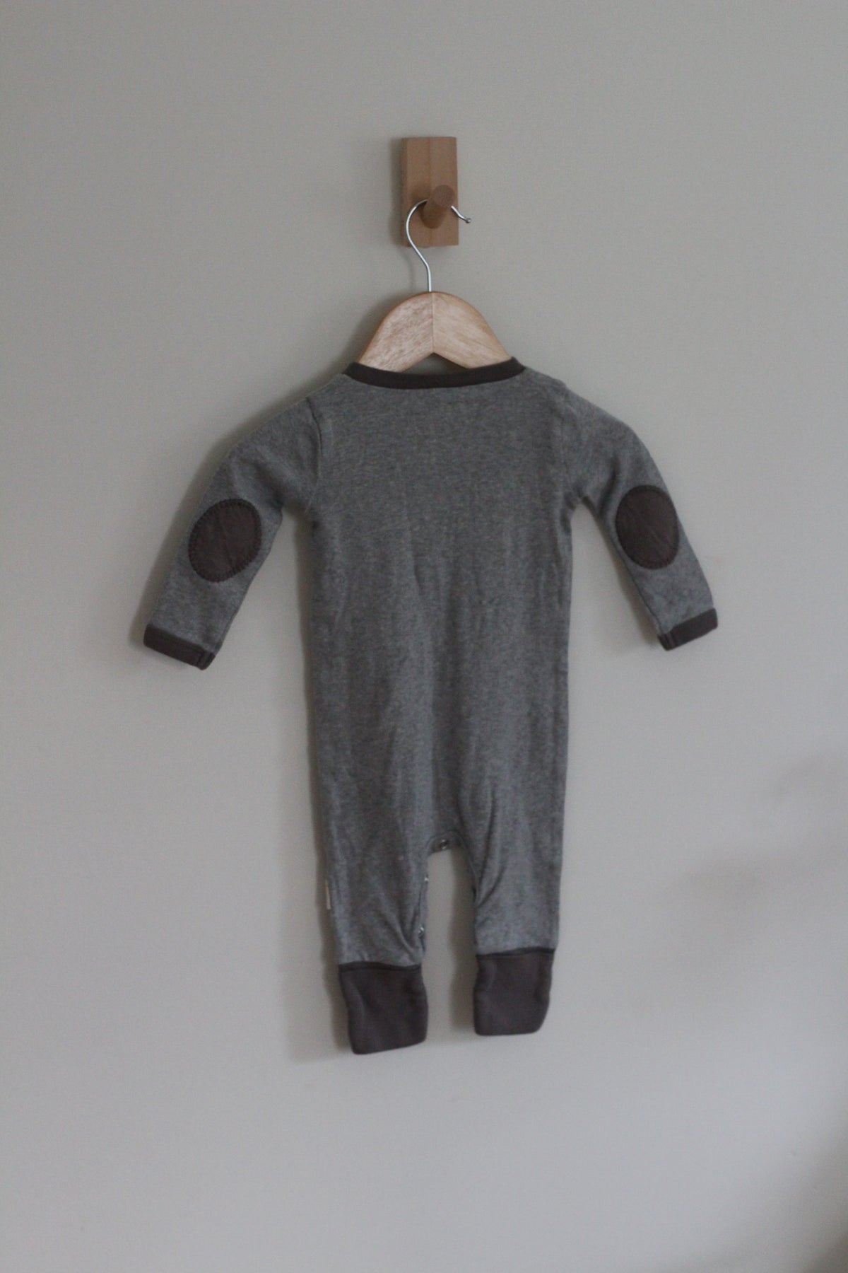 Burt's Bees Organic Cotton Grey Long Sleeve Onesie - size 3-6 months
