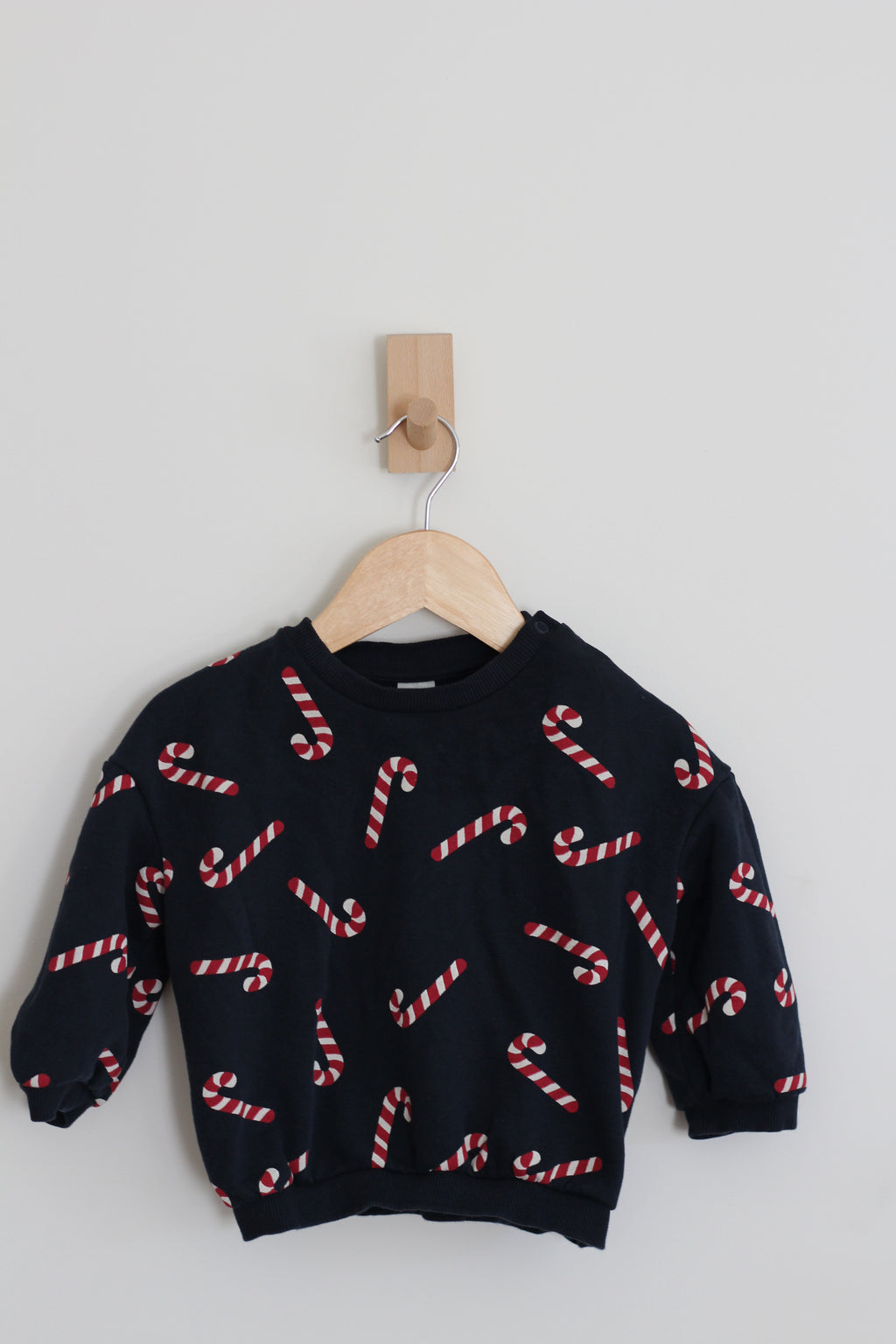 H&M Candy Cane Holiday Sweater in Navy - size 18 months