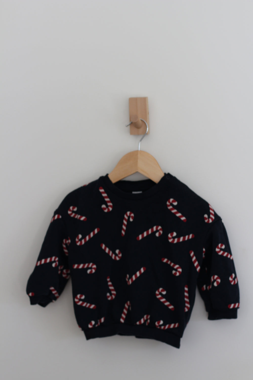 H&M Candy Cane Holiday Sweater in Navy - size 18 months