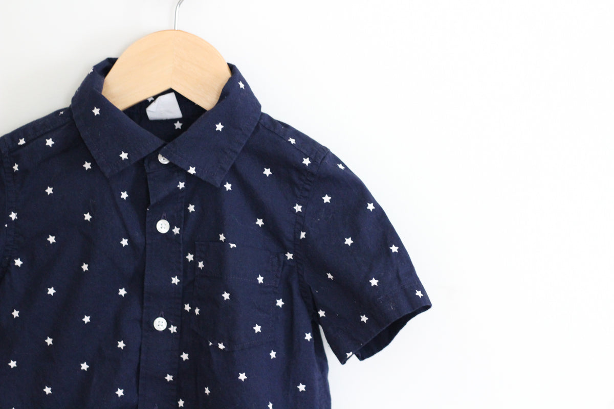 Baby Gap Navy Short Sleeve Button Down with Stars - size 3 years