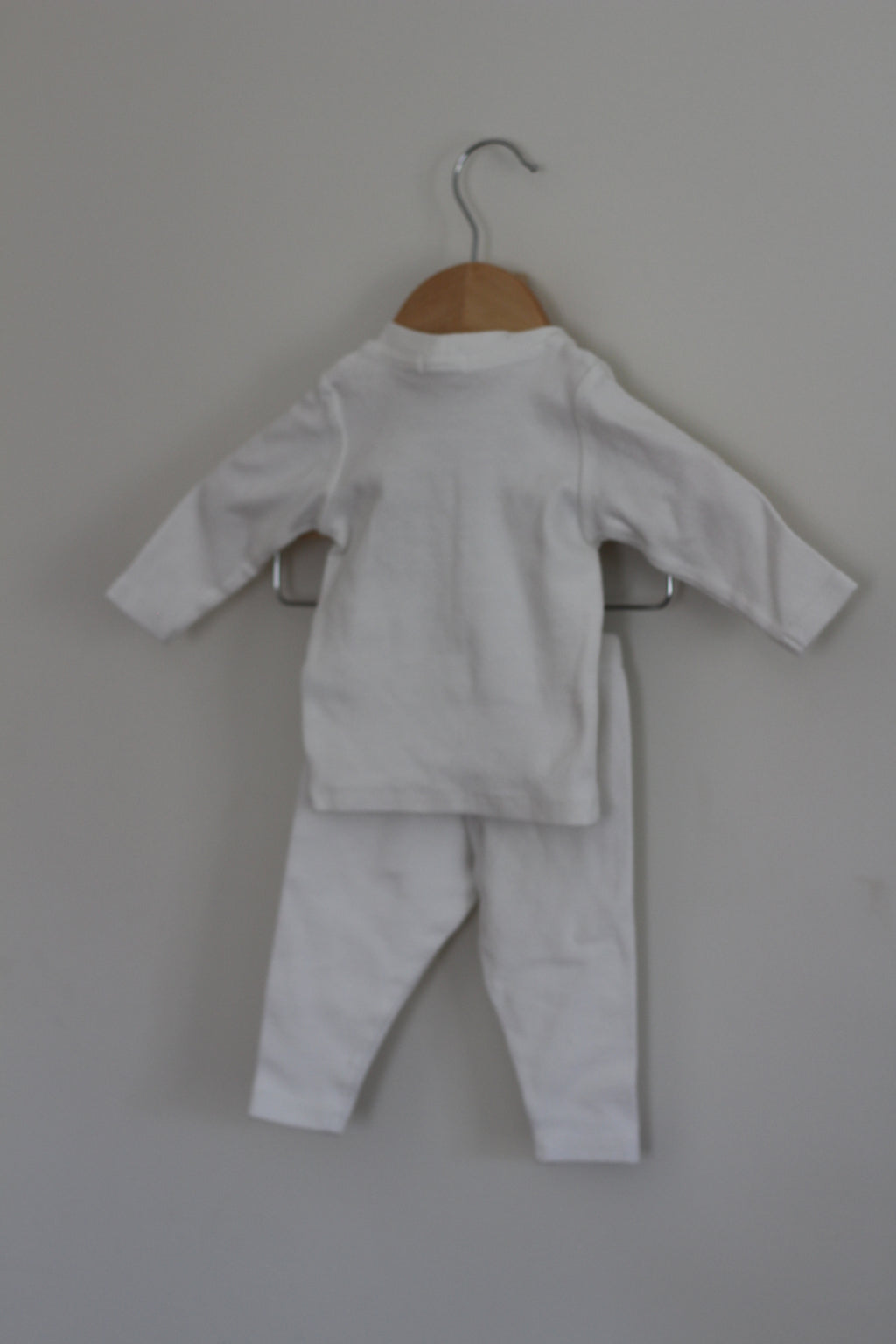 Oh Baby! Ruffle Heart Set in White - size 0 - 3 months