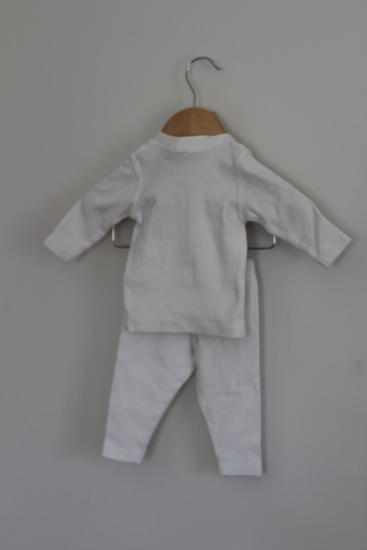 Oh Baby! Ruffle Heart Set in White - size 0 - 3 months