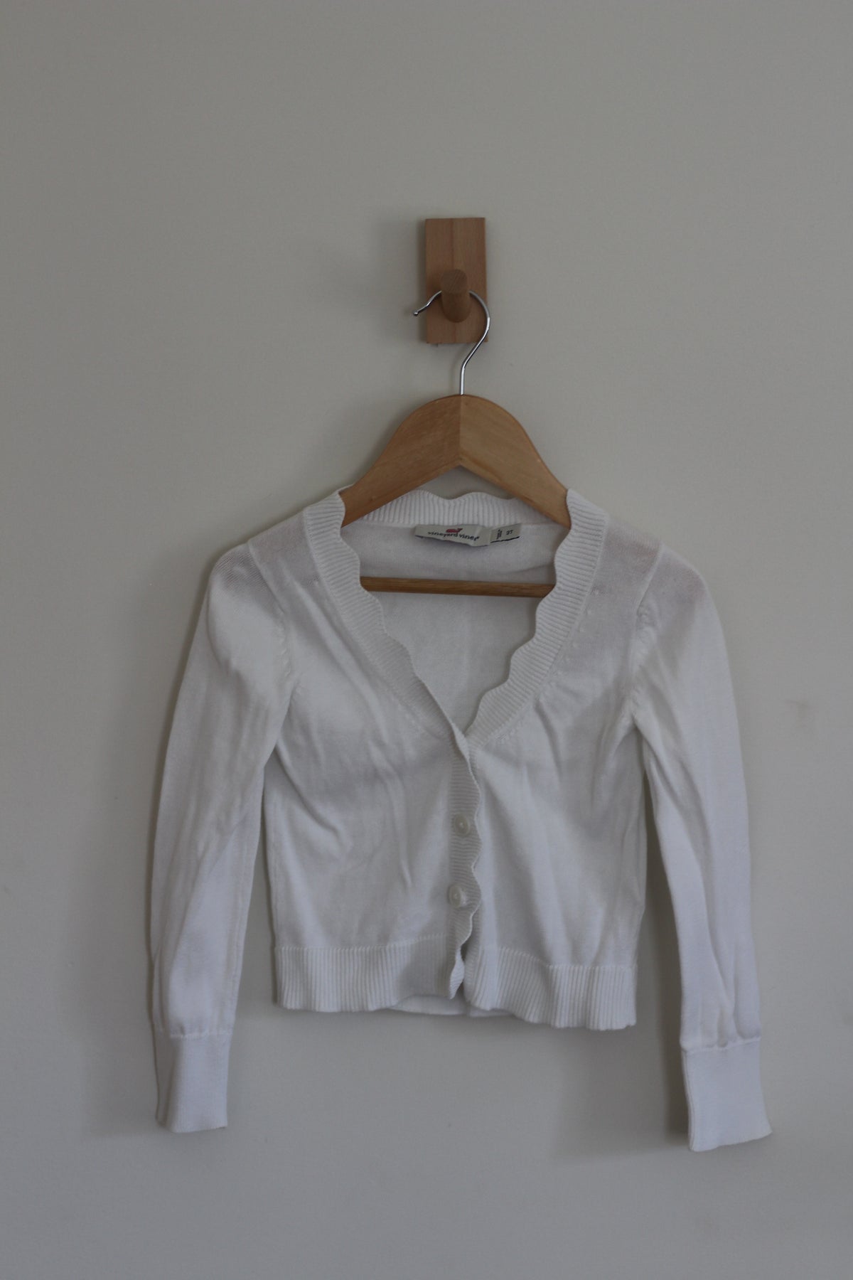Vineyard Vines White Scalloped Knit Cardigan - size 3t