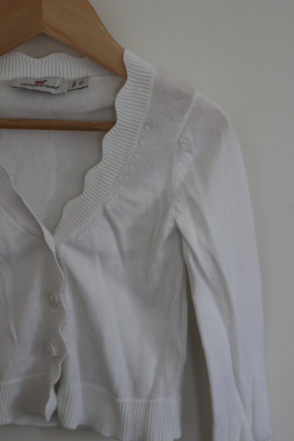 Vineyard Vines White Scalloped Knit Cardigan - size 3t