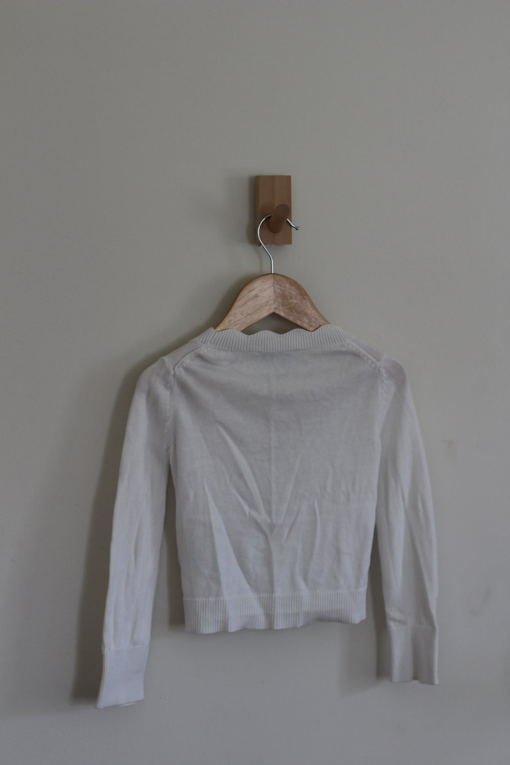 Vineyard Vines White Scalloped Knit Cardigan - size 3t