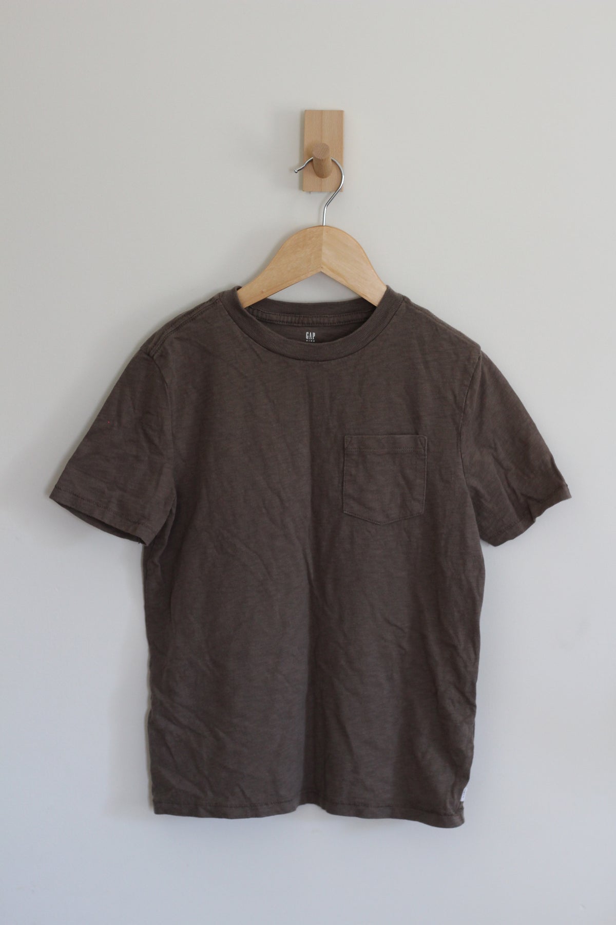 Gap Kids Brown Pocket Tee - size 8