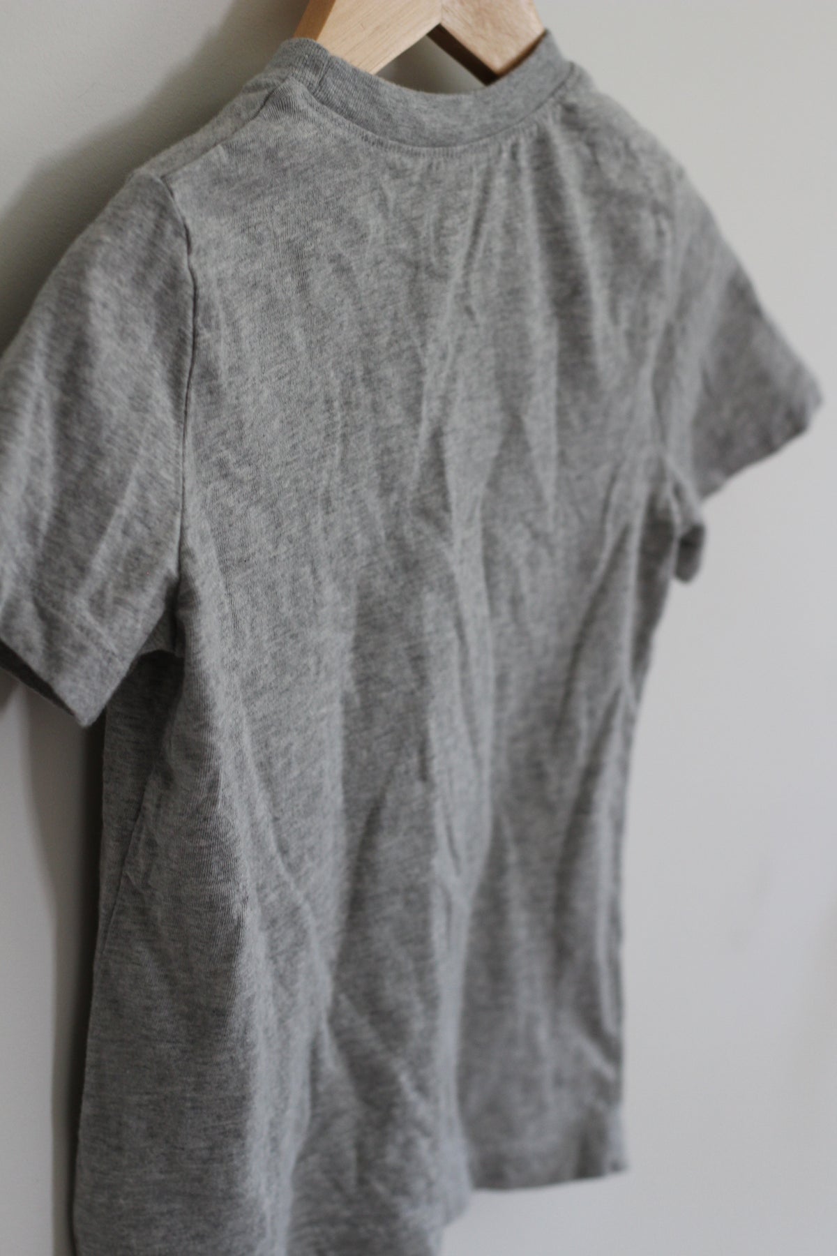 Baby Gap Grey Short Sleeve Pocket Tee - size 5 years