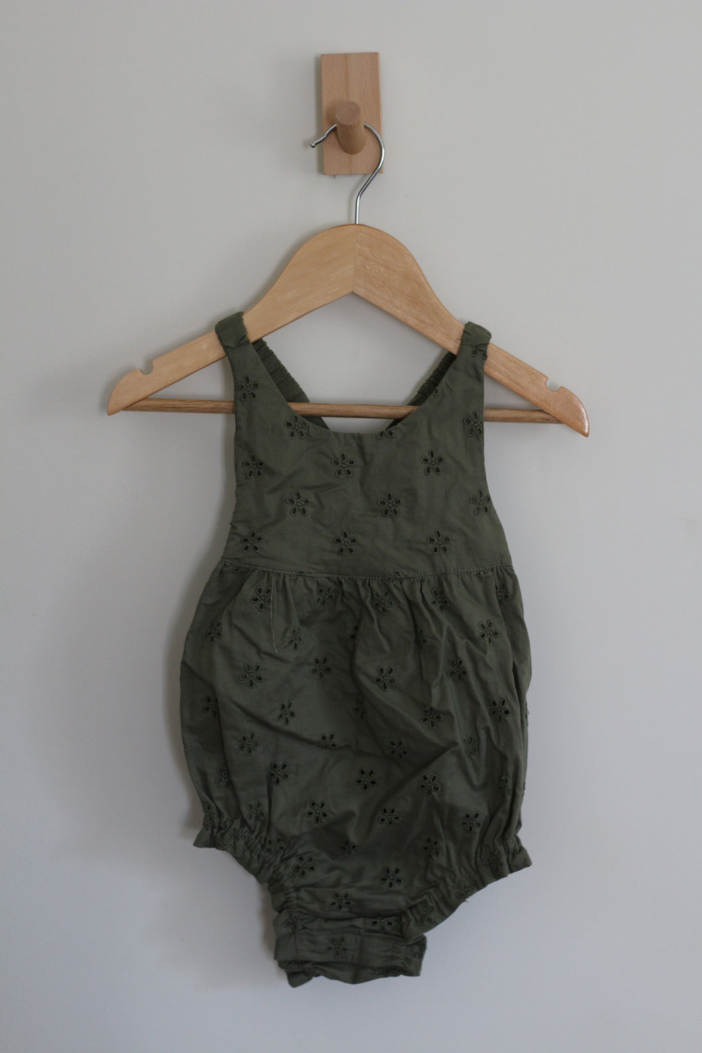 Baby Gap Eyelet Bubble Romper in Olive Green - 12 - 18 months
