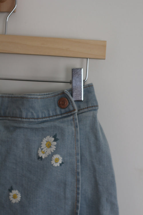 Abercrombie Kids Daisy Wrap Denim Skort - size 9 / 10