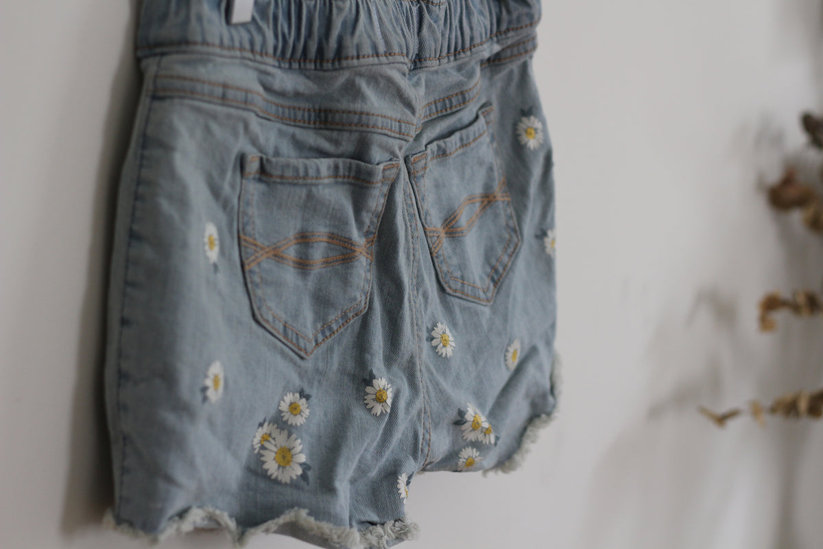 Abercrombie Kids Daisy Wrap Denim Skort - size 9 / 10