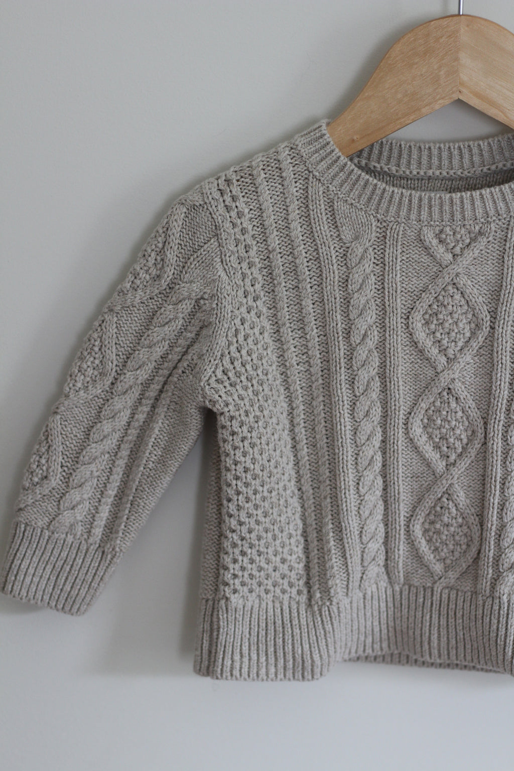 Baby Gap Cable-Knit Sweater - size 6 - 12 months