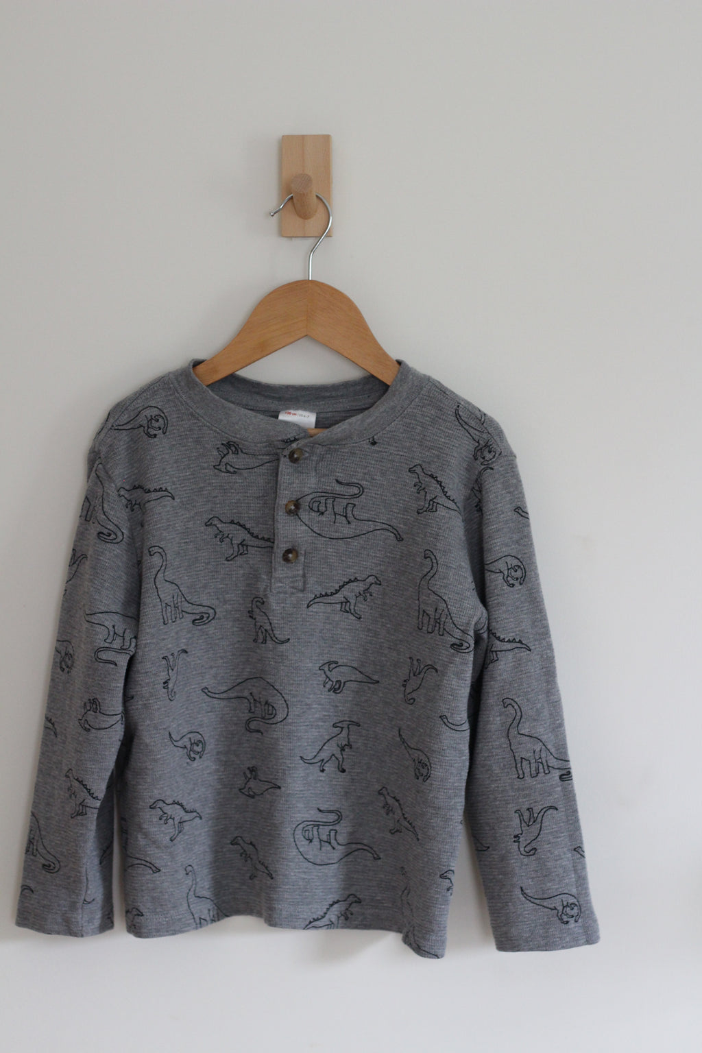 Hanna Andersson Boys Grey Dinosaur Waffle Knit Henley Shirt - size 120 or 6 - 7