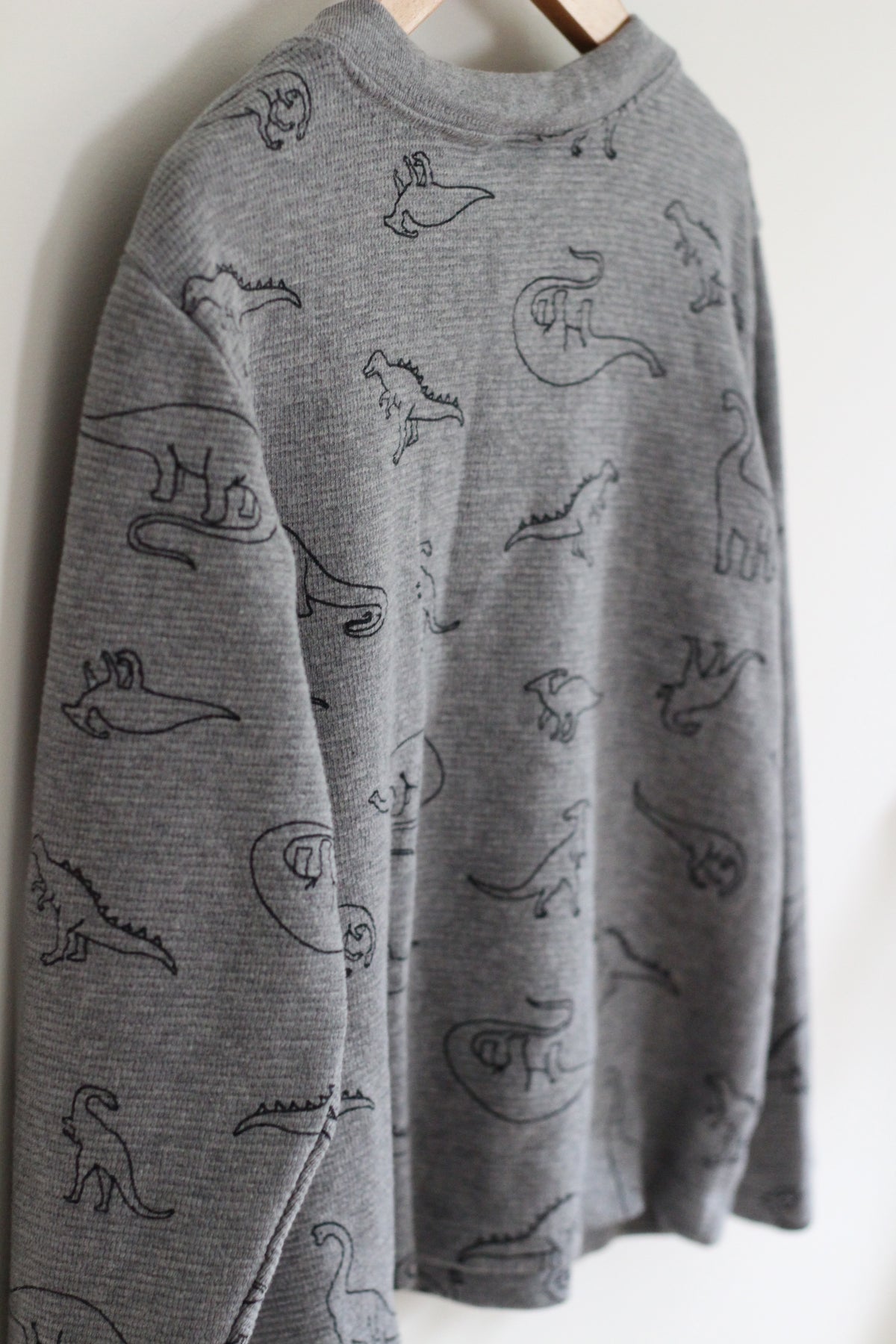 Hanna Andersson Boys Grey Dinosaur Waffle Knit Henley Shirt - size 120 or 6 - 7