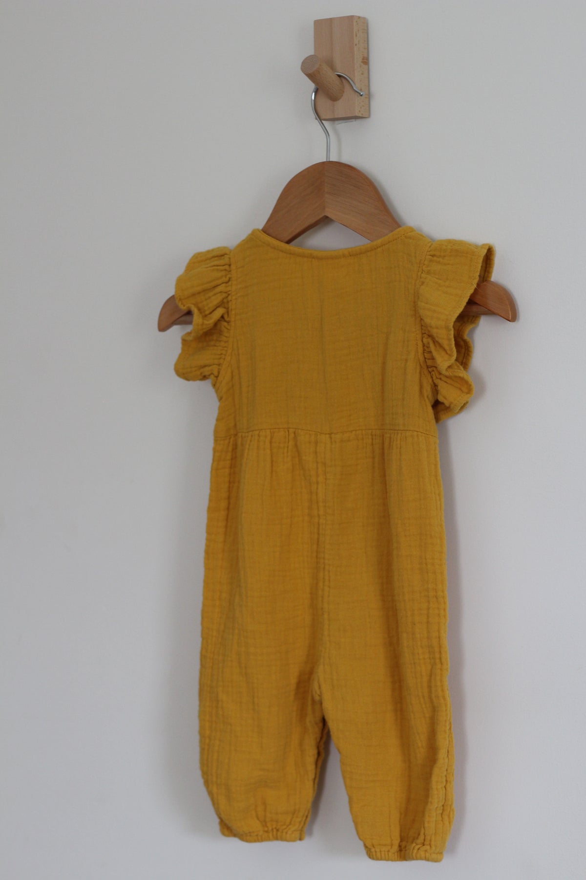 Cat & Jack Girls Gauze Ruffle Romper - size 3 - 6 months