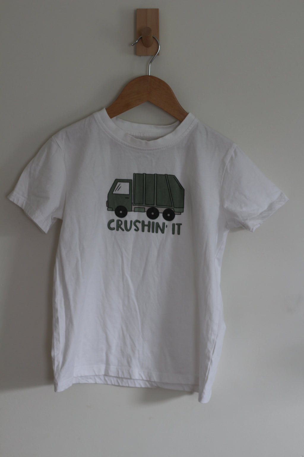 Caden Lane Organic Cotten "Crushin' It' Graphic Tee - size 6 - 8