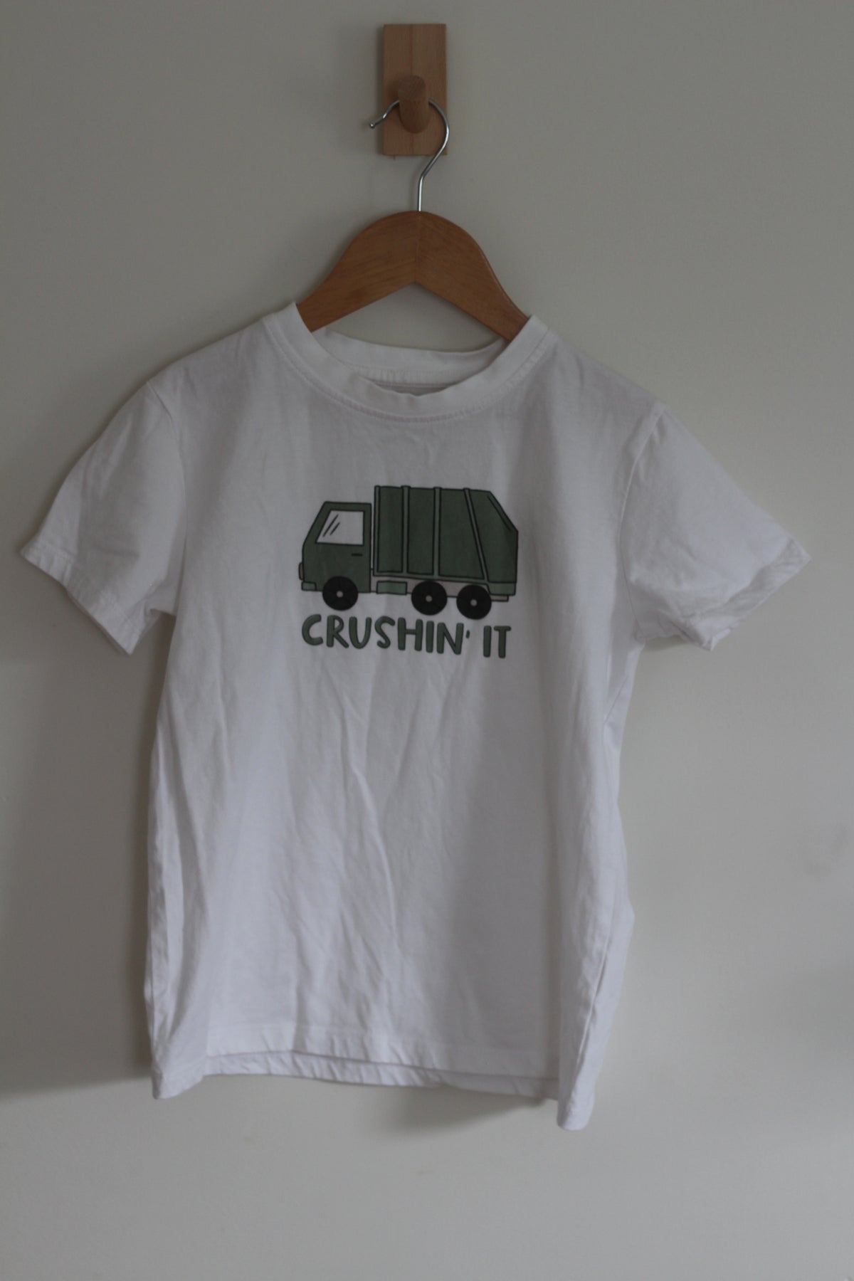 Caden Lane Organic Cotten "Crushin' It' Graphic Tee - size 6 - 8