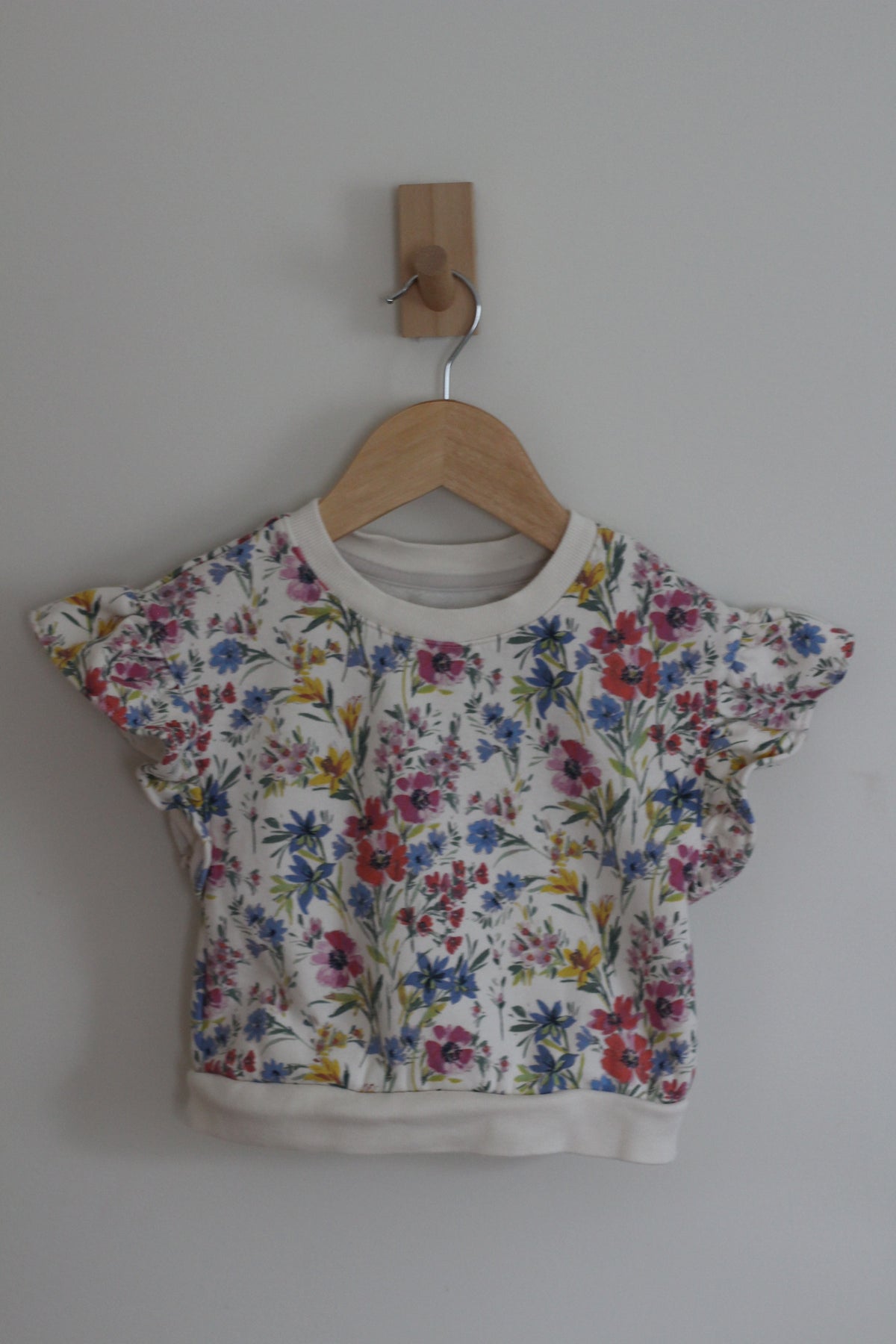 Baby Gap Flutter Sleeve Sweater Shirt - size 3 years