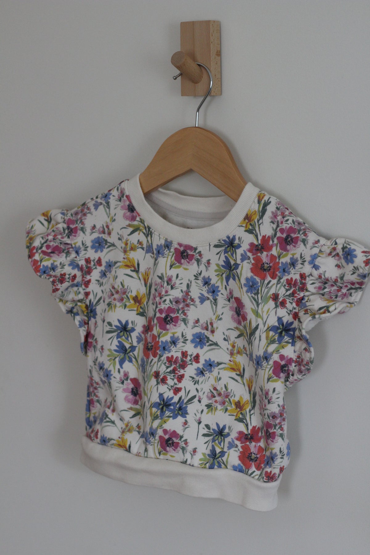 Baby Gap Flutter Sleeve Sweater Shirt - size 3 years