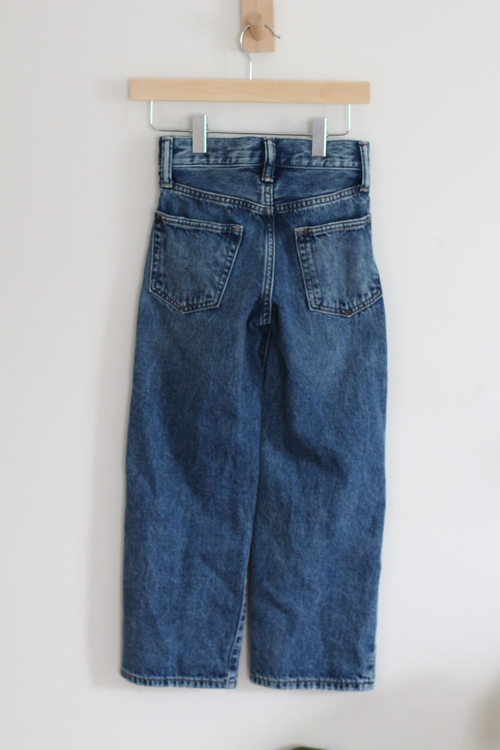 Gap Kids 90's Loose Girls Jeans - size 6