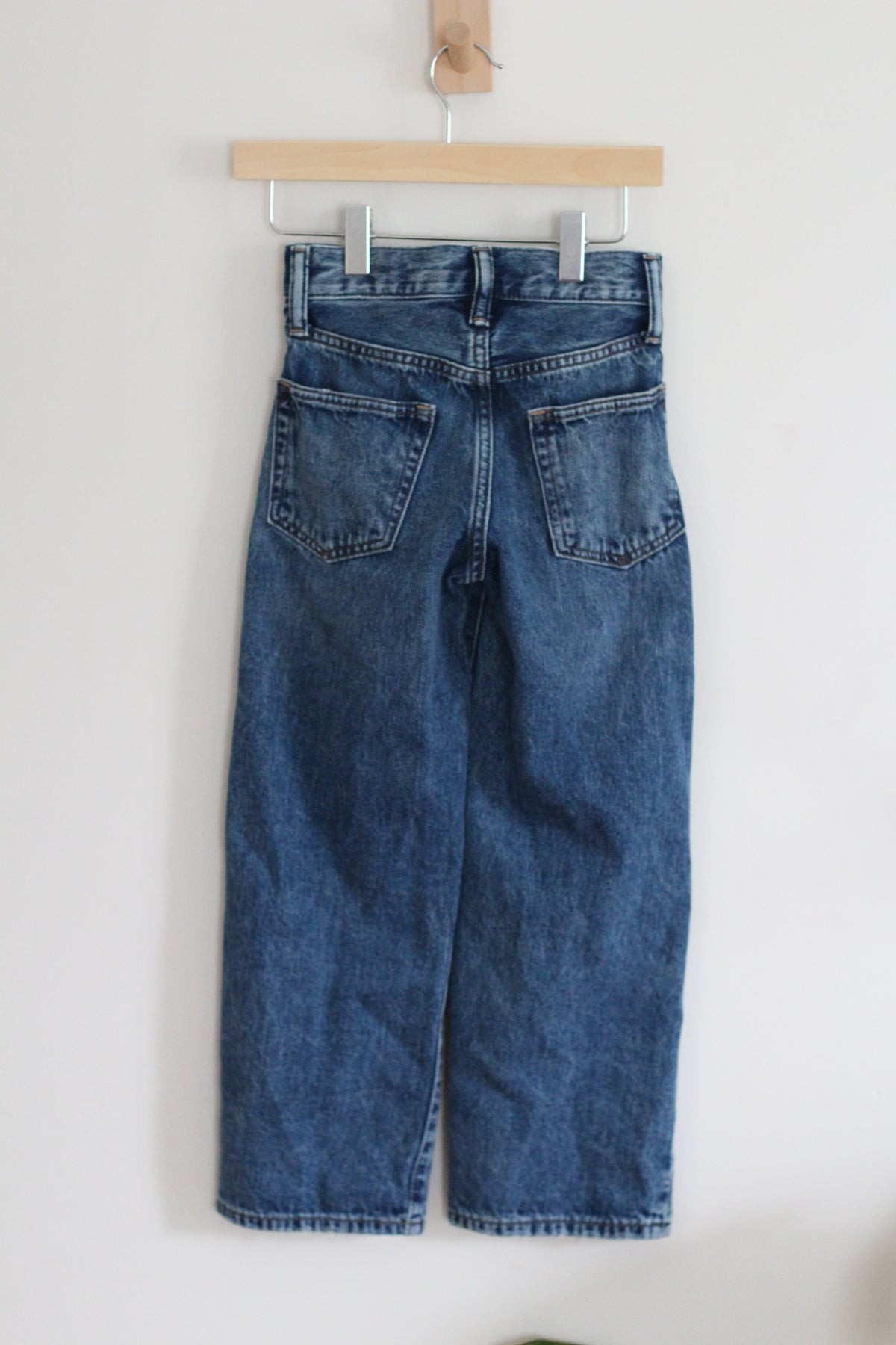 Gap Kids 90's Loose Girls Jeans - size 6